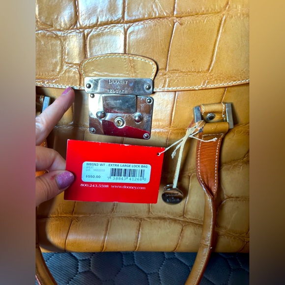 NWT Dooney & Bourke lock handbag - Picture 5 of 6
